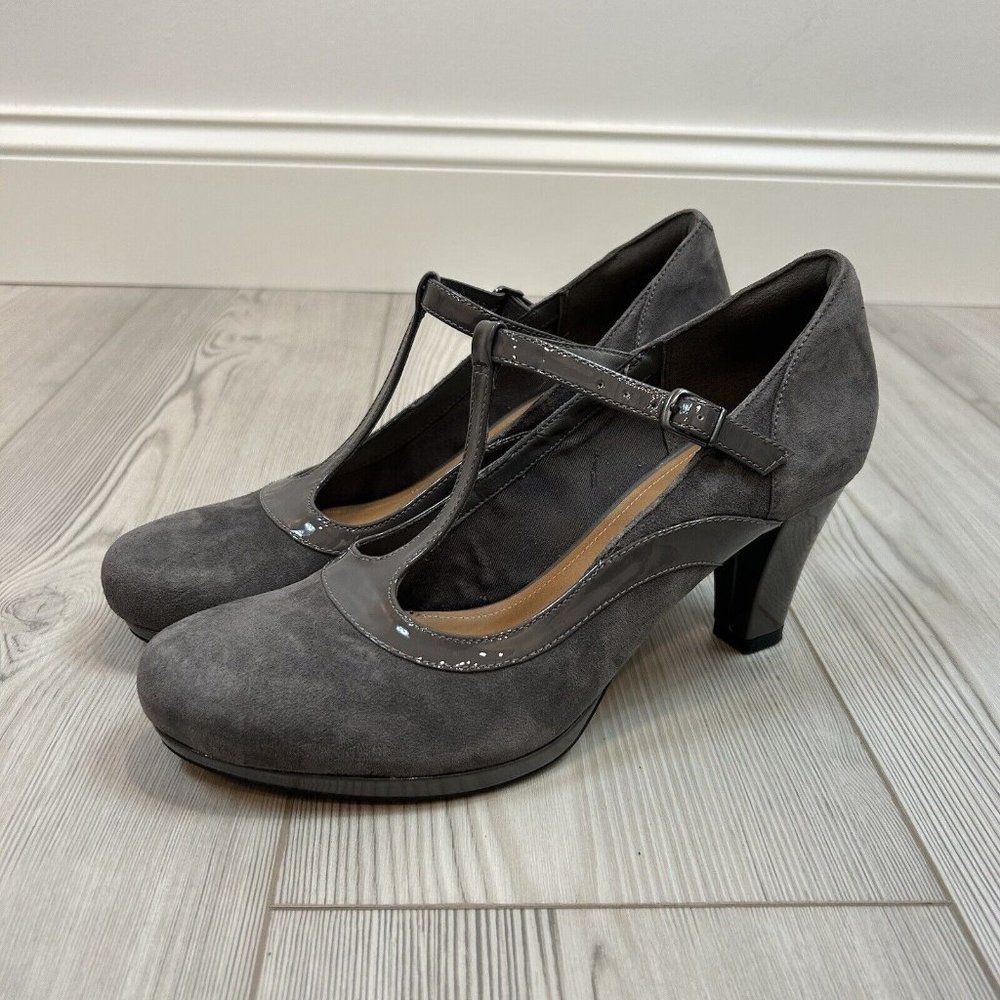 Ladies Clarks Court Heel Shoes Chorus Pitch Gray Size 10 Suede T Strap 9.5